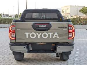 Hilux 4X4 DOUBLE CABINE V6 CC4000 ESSENCE d'occasion 2024 - Product Image 2