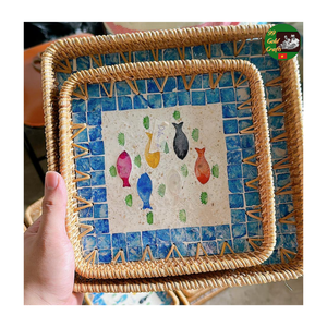 Plateau de service en rotin, mosaïque de nacre, plateau artisanal naturel pour la décoration de table et le rangement, sur un magnifique plateau en céramique - Product Image 2
