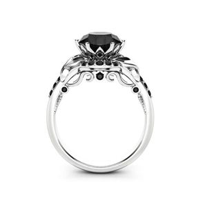 Bague de fiançailles en diamant noir unique de style halo avec diamant rond pour femmes - Product Image 2