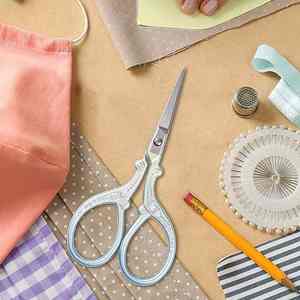 Vente en gros Nouveau design personnalisé HEXA CARE Ciseaux durables de 3.5 pouces Ciseaux fantaisie de meilleure qualité Bord lisse en acier inoxydable - Product Image 4