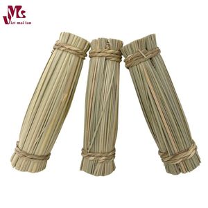 Anillo de hierba tejido a mano, juguetes de pájaros para cerdo holandés, Chinchilla, ardilla, mordedura de dentición Natural, aperitivos hechos en Vietnam - Product Image 5