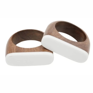 Porte-serviettes de mariage moderne de luxe en cuir/bois/métal/rattan, écologique, haut de gamme, personnalisé - Product Image 4