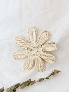 Juego de 2 decoraciones de mimbre de ratán con flores de estilo bohemio hechas a mano VIetnam FBA Amazon Gift para aplicaciones de arte en el hogar - Product Image 2