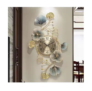Horloge murale en métal quartz Art déco élégante pour la décoration de la maison et du salon, design personnalisable par Azora Industries - Product Image 2