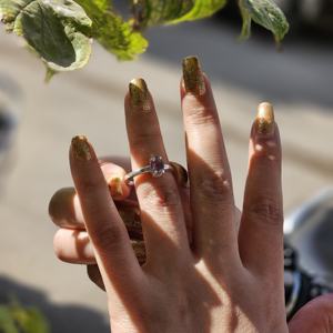 Bague en argent léger avec réglage de griffe d'améthyste à facettes pour la fête de mariage et l'anniversaire de bijoux élégants en améthyste légère - Product Image 5