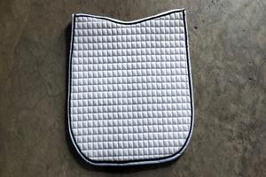 Almohadillas de sillín ecuestres con logotipo personalizado de calidad superior Kanpur, relleno de poliéster acolchado cuadrado de 1 pulgada, superventas, algodón alto - Product Image 2