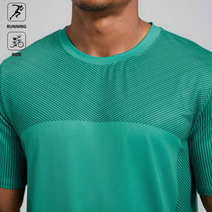 Ensembles d'uniformes de football OEM sur mesure pour les équipes Jersey et short en tissu respirant avec logo et support de marque privée - Product Image 3
