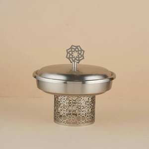 Brotherhood Overseas, Tazón para Servir Dátiles de Estilo Árabe de Oriente Medio, Soporte Grabado, Acabado Plateado, Diseño Moderno, Metal Ecológico - Product Image 1