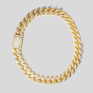 Collar de Cadena Cubana con Diamantes Personalizable de Proveedor Indio para Sesiones de Fotos de Moda Urbana y Uso en Estilismo Disponible para la Venta - Product Image 4