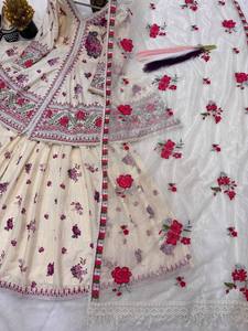 Elegante Vestido Sharara Blanco Bordado para Mujer, Vestido Tradicional Indio Pakistaní para Boda, Fiesta, Verano, Invierno, Corte Regular, Largo hasta el Suelo - Product Image 4