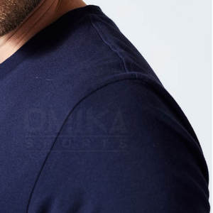 Camiseta transpirable para hombre con diseño de logotipo personalizado Nuevo estilo Patrón sólido Hecho en Pakistán Precio al por mayor - Product Image 5