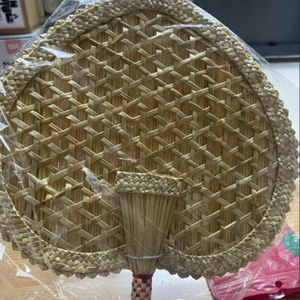 Éventail de palmier naturel écologique | Éventail en jonc de mer tissé à la main | Accessoire de décoration rustique | Artisanat vietnamien durable | Écologique, Durable - Product Image 4