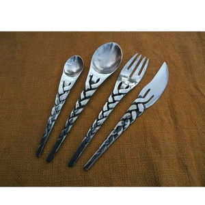 Ensemble de couverts en forme de coeur en acier inoxydable avec design antique poli miroir, parfait pour les salles à manger élégantes et les décors de table - Product Image 5