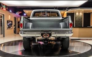 Excelente Camioneta Chevrolet Silverado 4x4 2024 con Transmisión Automática, Neumáticos R17, Asientos de Cuero Oscuro, Diésel Turbo - Product Image 3