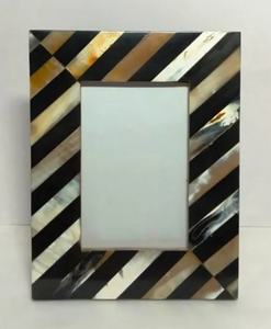 Marco de fotos de cuerno natural hecho a mano Chipset pegado a mano delicado pulido a mano brillante disponible en varios colores - Product Image 4