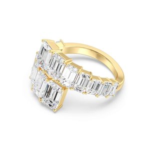 แหวนเพชรทรงเอเมอรัลด์คัทที่เพาะเลี้ยงในห้องปฏิบัติการสุดหรู - Product Image 2