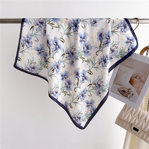 Sciarpa in Seta con Stampa Leopardata Personalizzata per Donna, <span class=keywords><strong>Foulard</strong></span> in Raso con Motivo Animale, Stampa Digitale Personalizzata - Product Image 4