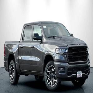 2026 1500 Laramie 4 puertas, cabina doble, 4WD, 5.6 pies SB (5.7L 8 cilindros, híbrido suave gasolina/eléctrico 8A) - Product Image 1