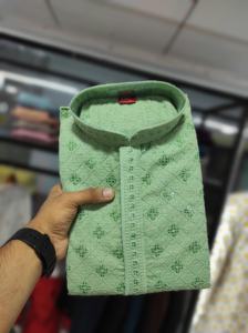 Kurta Formal de Seda Lakhnavi con Bordado para Bodas y Fiestas de Hombres - Product Image 4