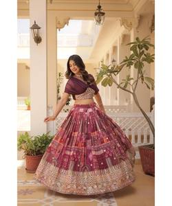 LehengaCholi pakistanaise une pièce pour bébé fille pour mariage en rose avec chemisier de travail en perles - Product Image 1