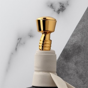 Tapón de Botella de Vino de Metal Vintage con Diseño Navideño, Color y Logotipo Personalizados, Duradero y Decorativo - Product Image 5