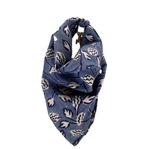 Écharpe Bandana faite à la main Bandana imprimé bloc de main en crème, citrouille et acier-Bandana en coton biologique fait à la main - Product Image 1