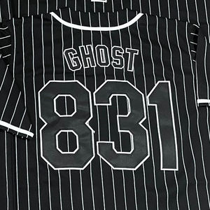 Maillot de basket-ball à manches courtes personnalisable, séchage rapide, évacuation de l'humidité, respirant, 100% polyester, options de tailles plus grandes, boutons complets - Product Image 6