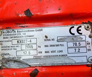 Mini-excavatrice Kubota KX033-4 de 3 tonnes, compacte et puissante, modèle 2025, idéale pour la construction, avec garantie d'un an et accessoire godet. - Product Image 5