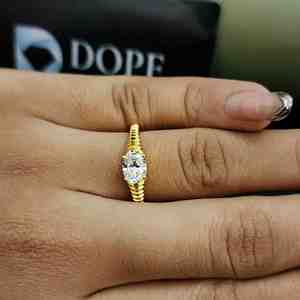 Anillo de Compromiso de Oro Sólido de 14K con Baño de Oro, Moissanita de Corte Ovalado y Engaste Pavé, Certificado IGI, de DOPE JEWELLS, Diseño Único y Moderno - Product Image 6