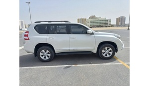 2015 d'occasion pour Toyota LandCruiser Prado avec moteur R20 turbo Sièges en cuir à entraînement AWD - Product Image 2