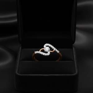 แหวนเพชรเลี้ยงในห้องปฏิบัติการ ทองคำ 14K สีโรสโกลด์และสีขาว ดีไซน์วินเทจแบบคลัสเตอร์ พร้อมกรงเล็บสำหรับงานหมั้นและวันครบรอบ - Product Image 1