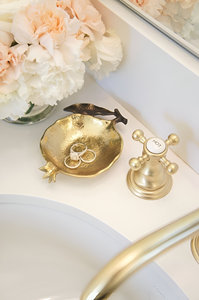 Juego de bandejas de servicio de metal dorado de lujo Bandejas de servicio elegantes y de calidad superior para comedor y regalos en casa - Product Image 2