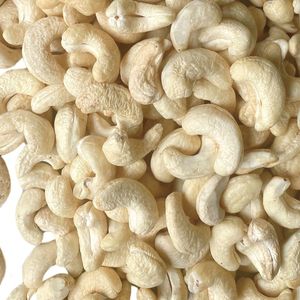 Gran oferta 2025 Vietnam Santigo anacardos crudos anacardos Jumbo anacardos listos para enviar - Product Image 1