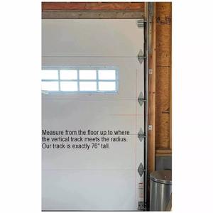 Jeu de rails verticaux pour portes de garage de droite et de gauche pour portes de garage de 7 pieds de haut, robustes - Product Image 2