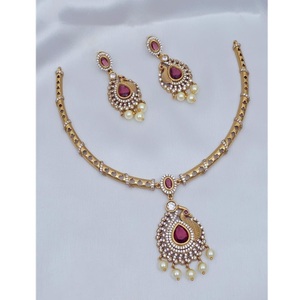 Hermoso acabado mate de la mejor calidad con diseño de piedras AD Juego de collar chapado en oro con pendientes para boda para mujer - Product Image 1