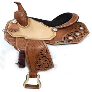Ensemble de selles en cuir véritable personnalisées faites à la main pour les sentiers d'équitation occidentaux et anglais et le plaisir de course - Product Image 1