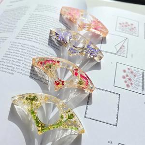 Resin <b>Book</b> <b>Page</b> Holder Finger Grip Durable Comfortable Reading Accessory Perfect For <b>Books</b> Study Materials Journals And Novels - Product Image 2