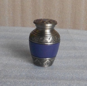 100% ที่มีคุณภาพที่ดีที่สุดทองเหลืองเผาศพสีที่แตกต่างกับทองเหลืองราคาต่ำโกศสำหรับทำด้วยมือขัด - Product Image 3