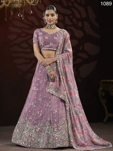Look attrayant Partywear Designer Lehengacholi avec une belle Dupatta - Product Image 3