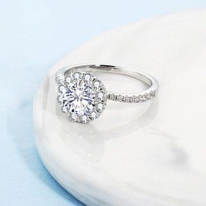 Anillo de Compromiso Vintage de Tres Piedras de Oro Blanco de 18 Quilates Kokan Planet para Mujer, Diamante Cultivado en Laboratorio, Accesorio de Joyería Personalizable - Product Image 3