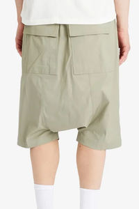 Elegantes pantalones cortos informales beige para hombre con cintura con cordón, perfectos para uso diario, trajes de verano y looks de calle relajados - Product Image 3