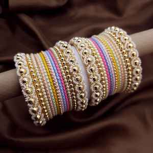 Bracelets indiens en gros pour femmes, bracelets en métal, finition mate unie, bracelets avec boule en cristal oxydée, bracelet à perles pour femmes - Product Image 2