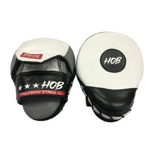 ถุงมือซ้อมต่อยมวยสีดำสีขาว - Product Image 1