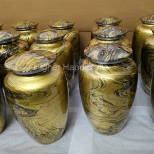 Venta al por mayor de urnas modernas de cremación grabadas a mano de latón para adultos, cenizas masculinas y femeninas, suministros funerarios a granel de aluminio - Product Image 3