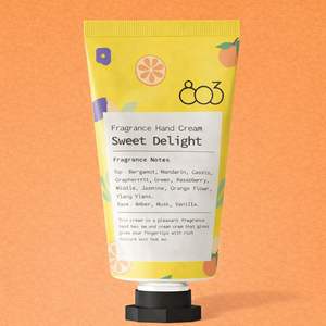 Crème pour les mains à l'acide hyaluronique parfumée Velours bois pour femmes Tous types de peau - Product Image 6