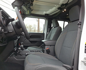 Jeep Wrangler Pickup 2024 Blanco, 5 Asientos, Interior de Tela Oscura, Caja de Cambios Automática, Volante a la Izquierda, Motor de Gasolina - Product Image 1