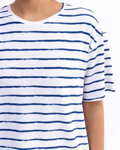 Camiseta de Mujer Personalizada de Alta Calidad, Diseño Moderno y Elegante, Camiseta de Algodón con Rayas Azul Marino Hecha a Mano en Pakistán, Venta al por Mayor - Product Image 4