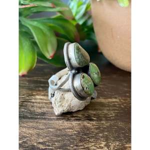 Bague pour homme Ella Peters en argent sterling avec turquoise dorée Sonoran, style bohème, idéale pour le quotidien, taille 5.5, avec pierres naturelles - Product Image 3
