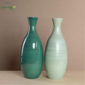 Vase en bambou minimaliste, tons vert doux, design en forme de spirale, matériau naturel écologique, vase de table durable pour - Product Image 6