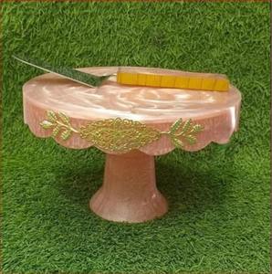 Opulent Bloom Support à gâteau en résine rose fait à la main Serveur en acier inoxydable de qualité supérieure Combo pour mariages, célébrations et cadeaux haut de gamme - Product Image 1